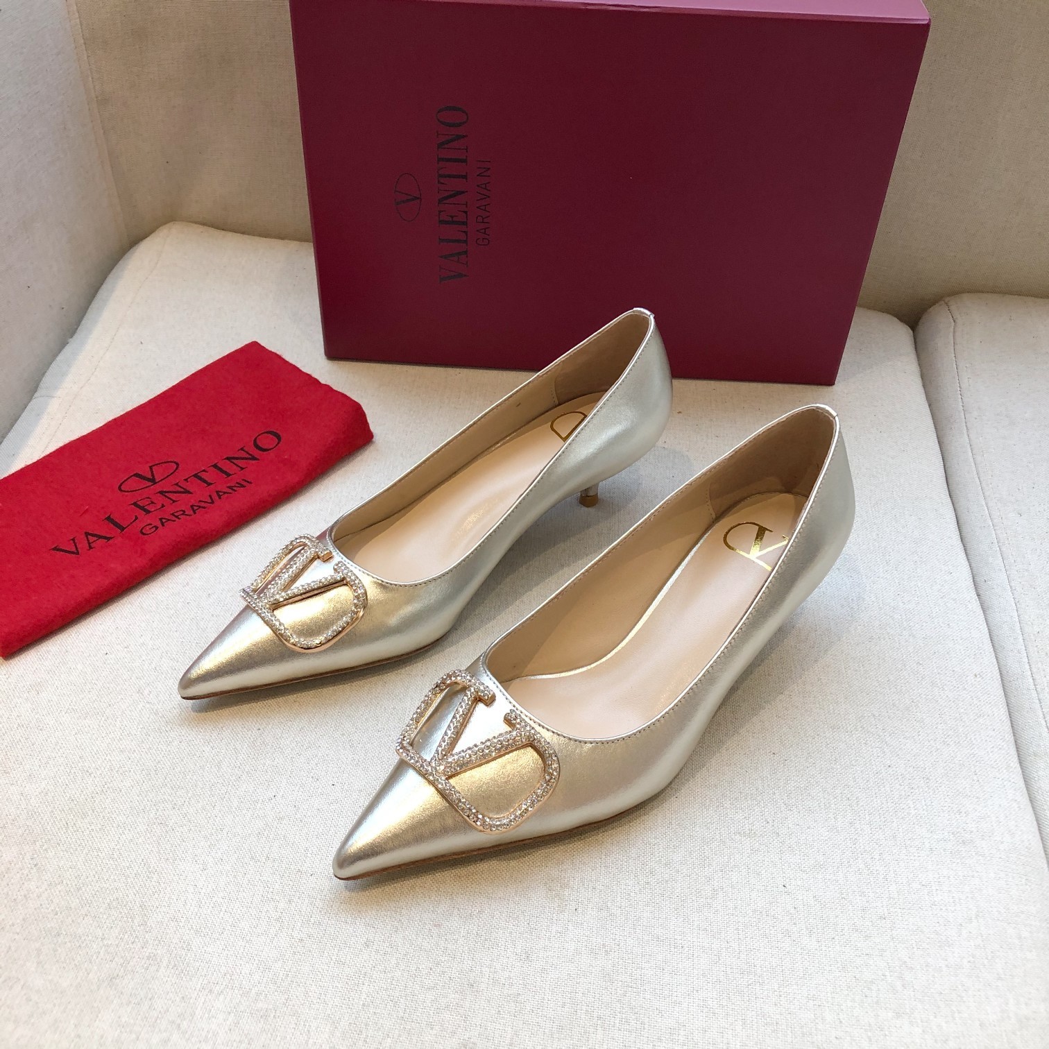 VALENTINO GARAVANI Roman Stud BOOT WOMEN 32 - vstockx