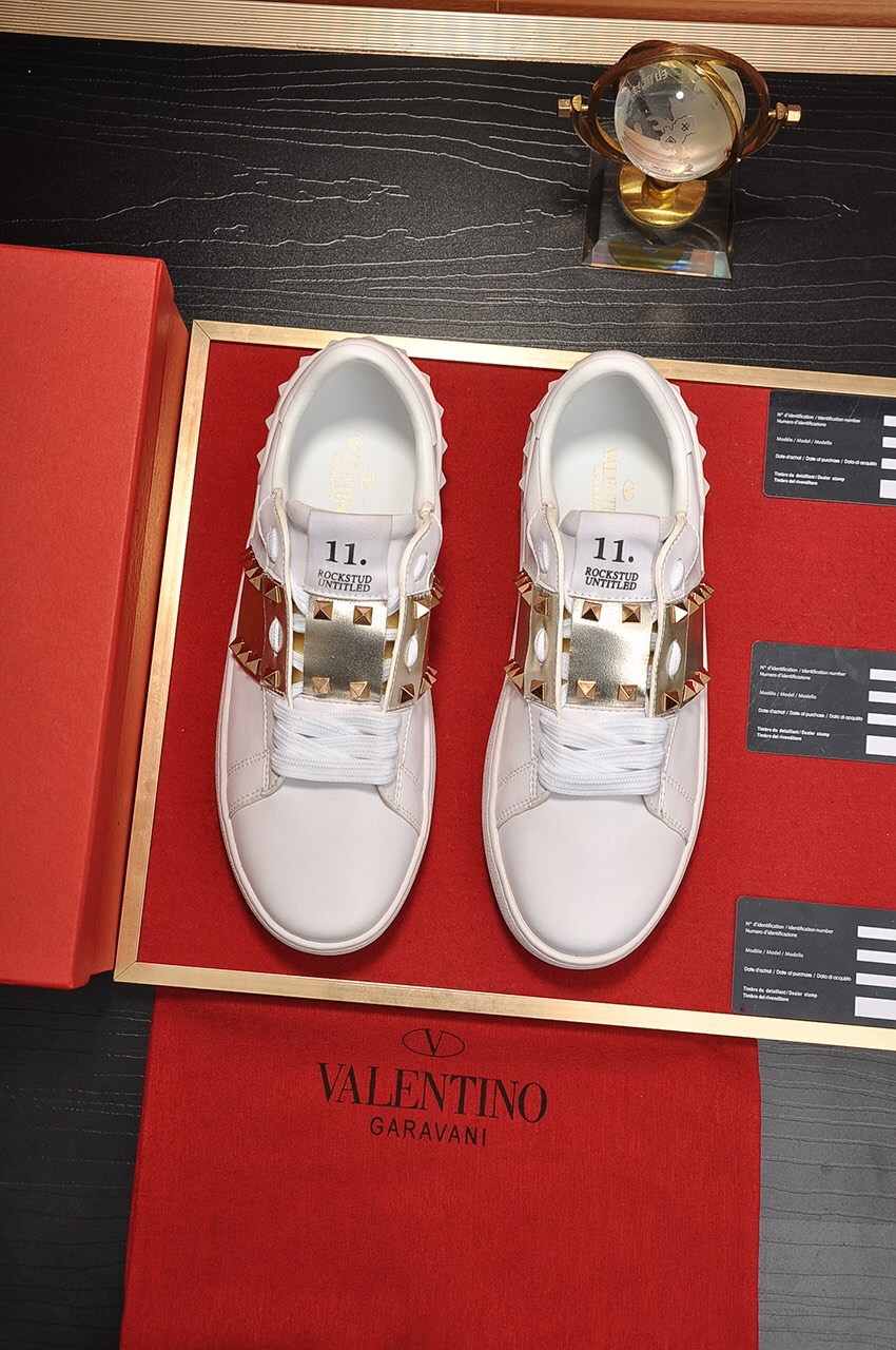 Valentino Garavani Rockstud Untitled calfskin sneaker 9 - vstockx
