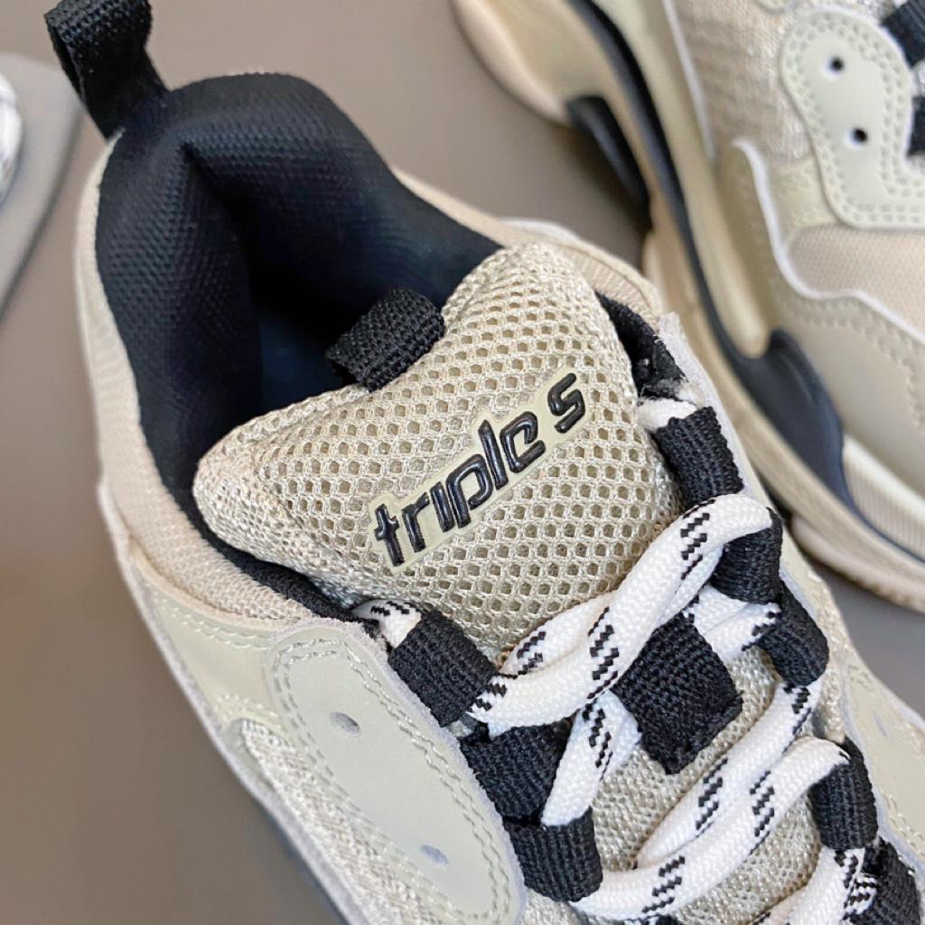 Balenciaga Triple S Vanille (W) - vstockx