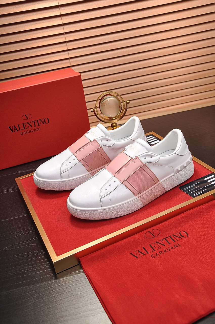 Valentino Garavani Rockstud Untitled calfskin sneaker 18 - vstockx