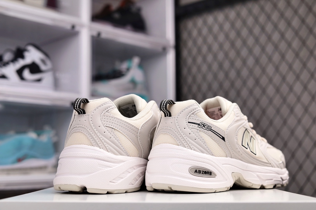New Balance 530 Ivory - vstockx