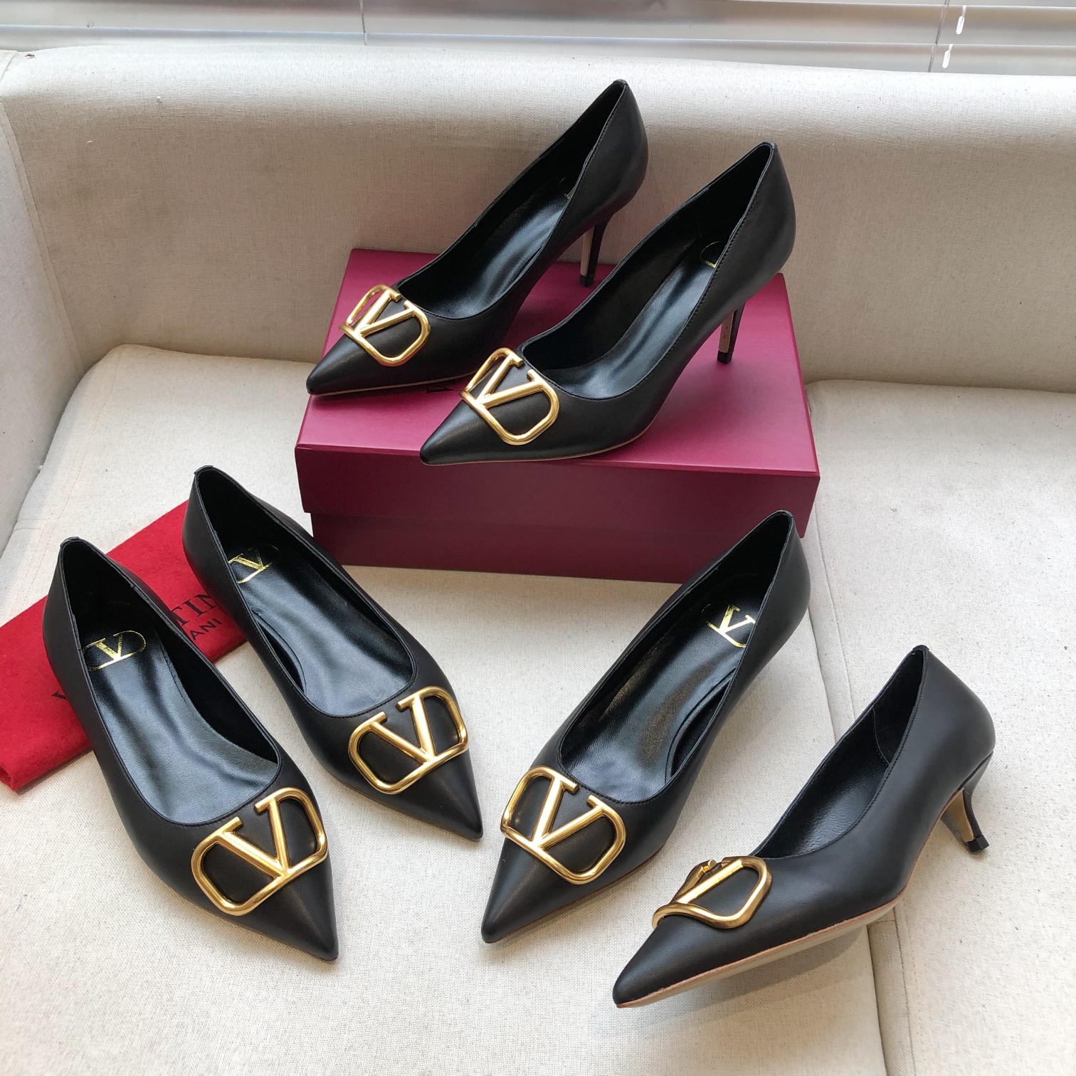 VALENTINO GARAVANI Roman Stud BOOT WOMEN 32 - vstockx