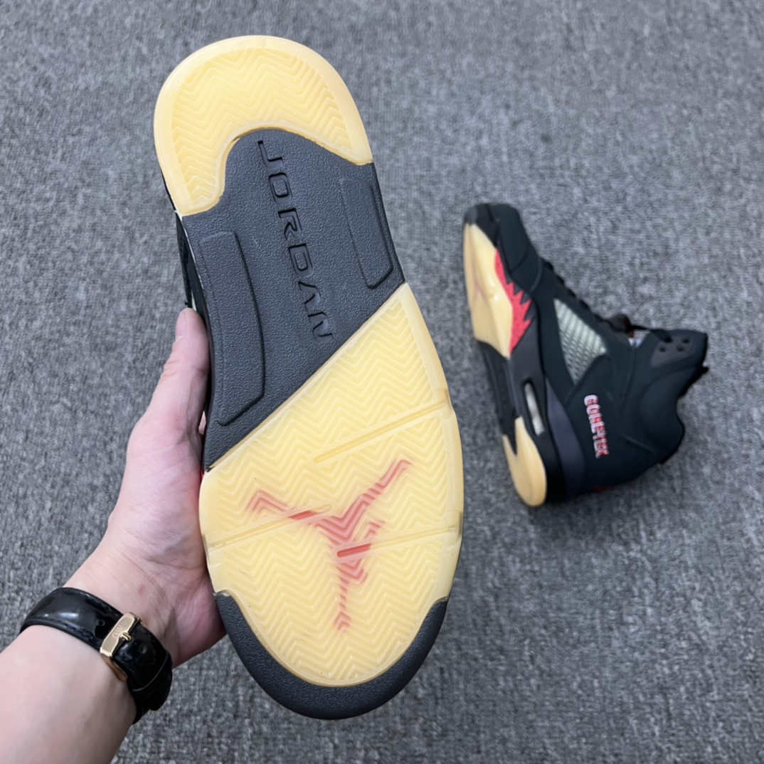 Jordan 5 Retro Gore-Tex Off-Noir (Women's) - vstockx