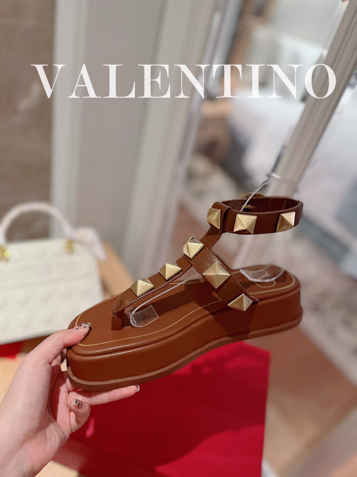 VALENTINO GARAVANI Roman Stud WOMEN 1 - vstockx