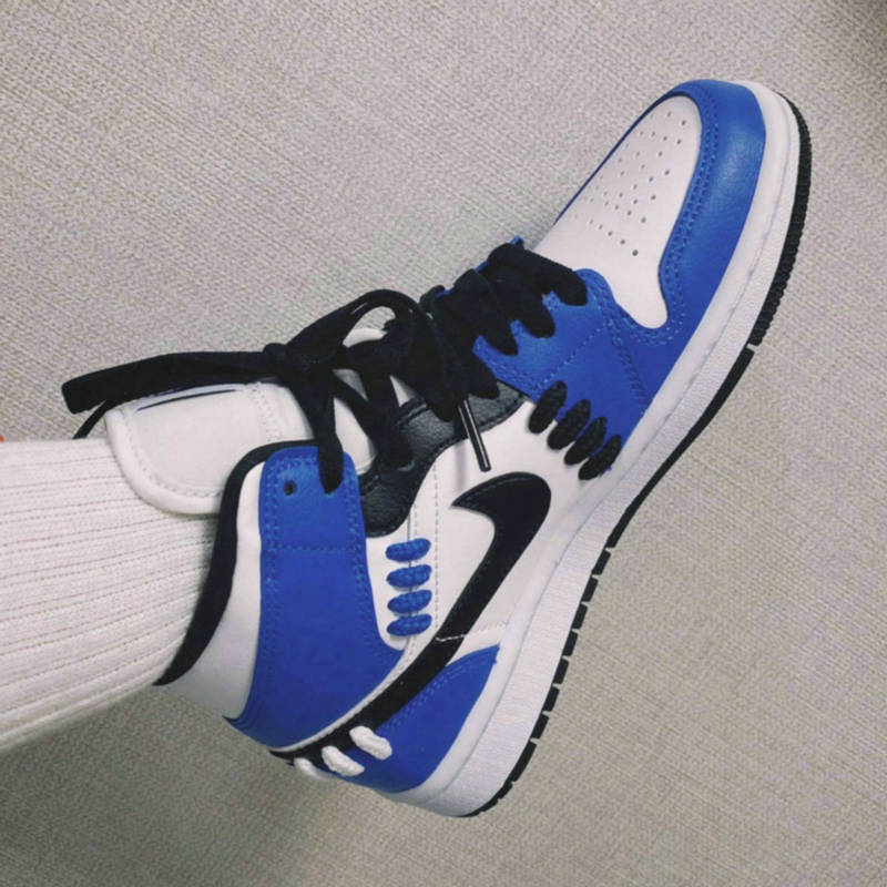 Jordan 1 Mid Sisterhood - vstockx