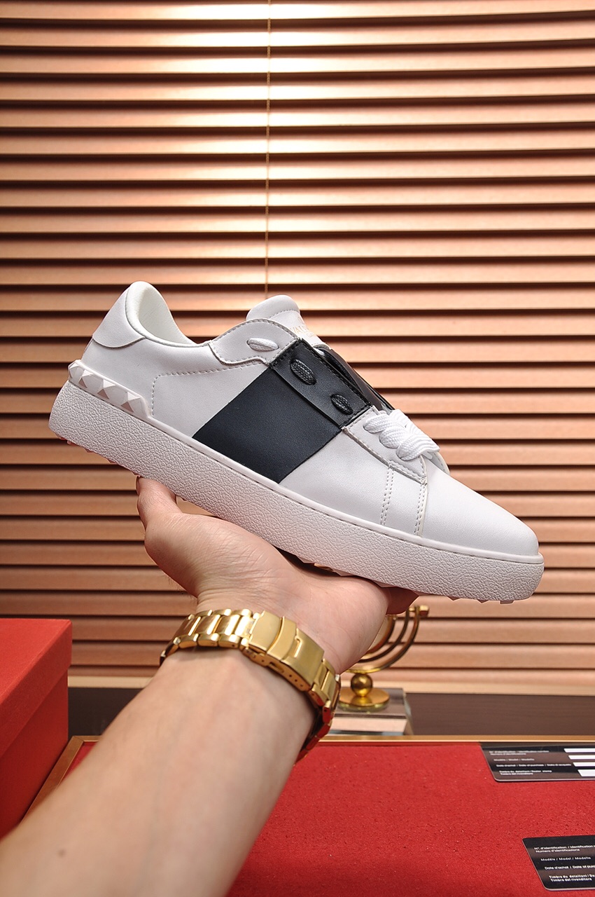 Valentino Garavani Rockstud Untitled calfskin sneaker 26 - vstockx