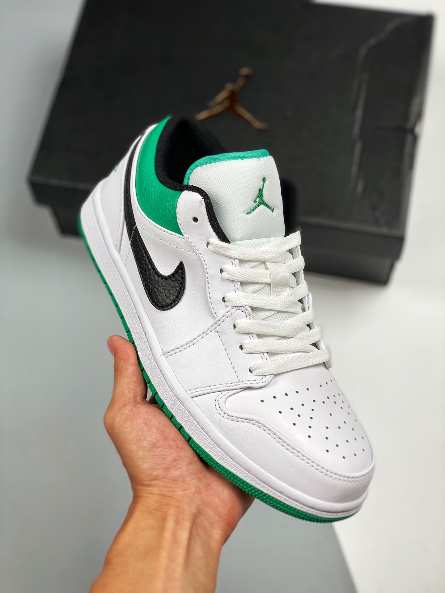 Jordan 1 Low White Lucky Green Black - vstockx