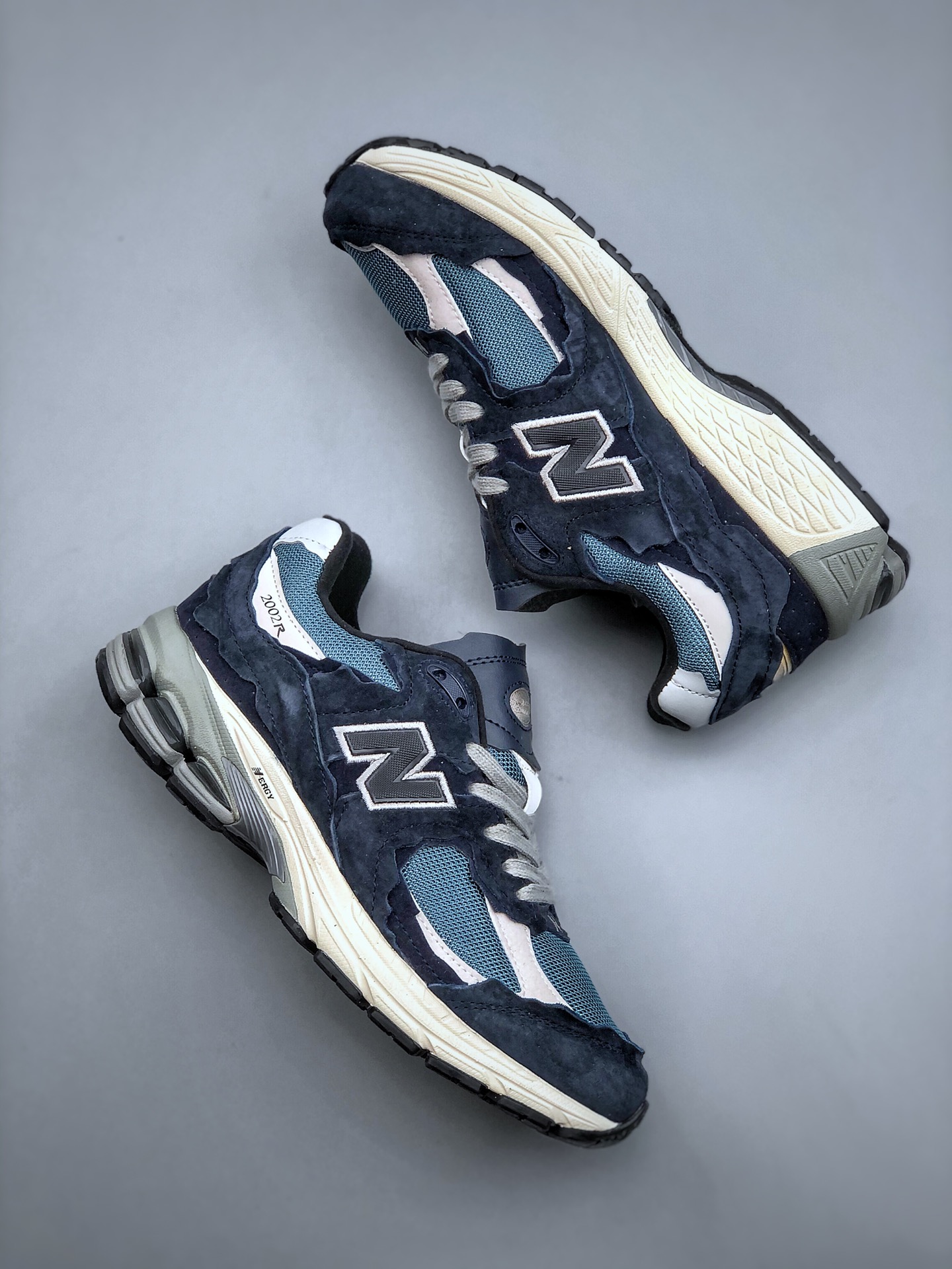 New Balance 2002R Protection Pack Dark Navy - vstockx
