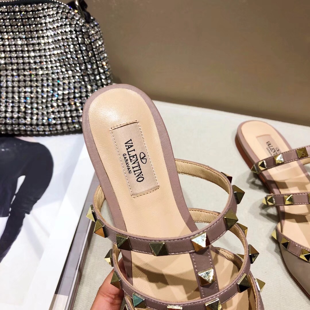 VALENTINO GARAVANI Roman Stud WOMEN 20 - vstockx