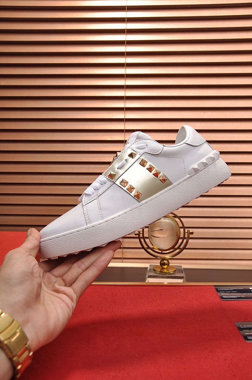 Valentino Garavani Rockstud Untitled calfskin sneaker 9 - vstockx