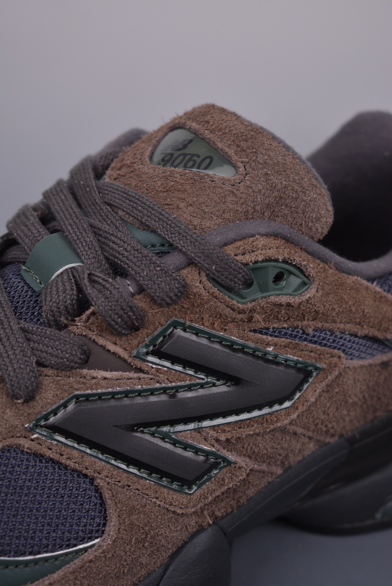 New Balance 9060 Beef and Broccoli - vstockx