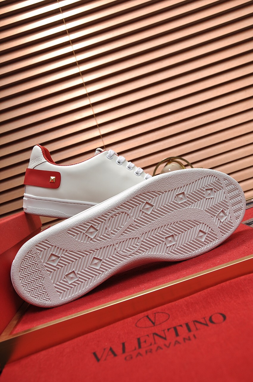 Valentino Garavani Backnet VLOGO low-top sneakers 3 - vstockx