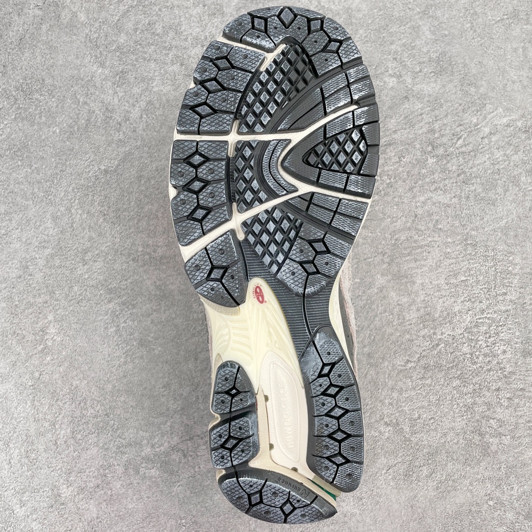 New Balance 2002R Sneaker 6 - vstockx