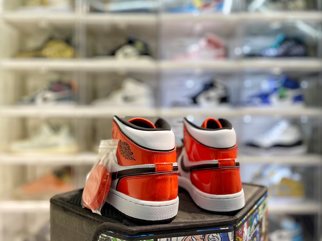 Jordan 1 Mid SE Turf Orange - vstockx