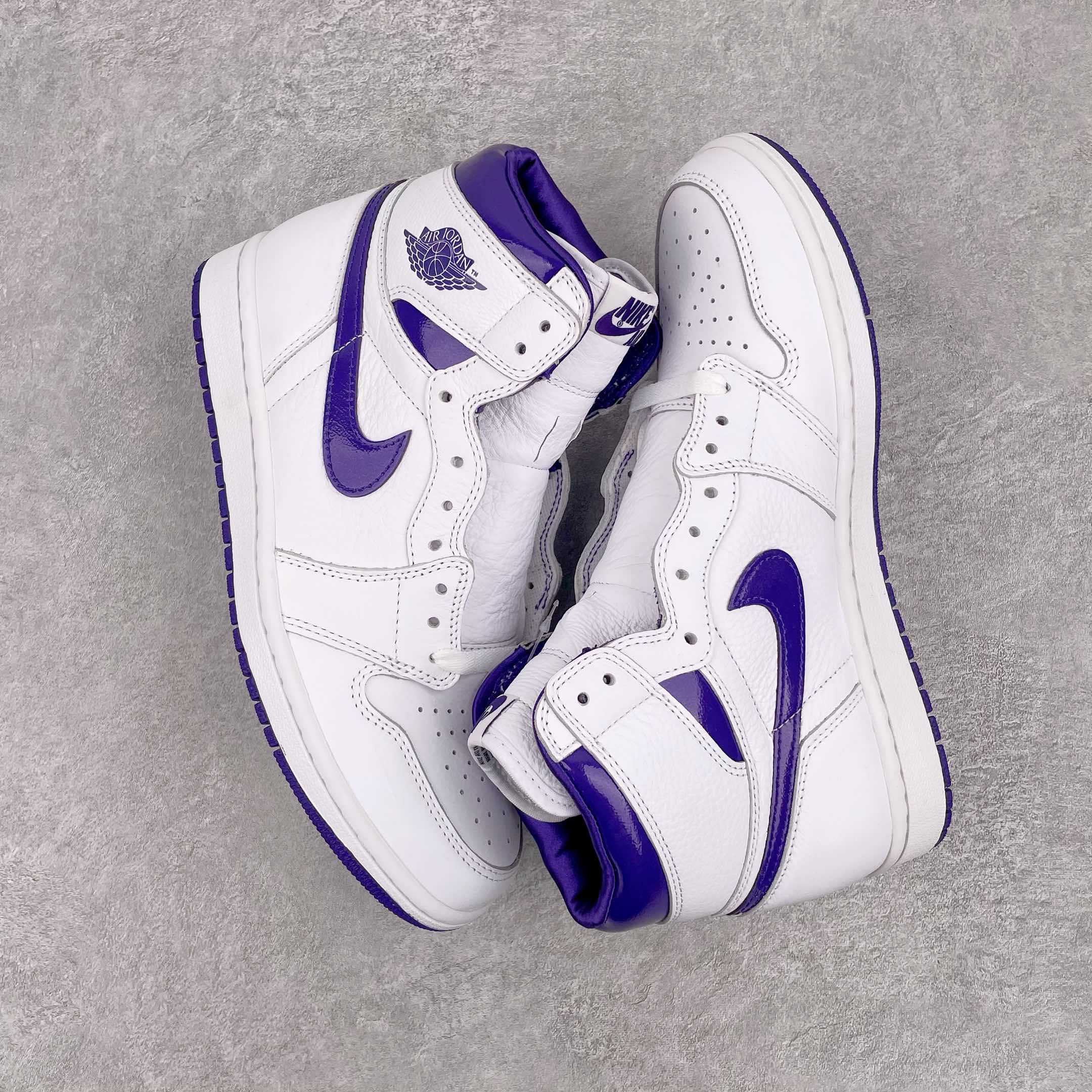 Jordan 1 Retro High Court Purple (W) - vstockx