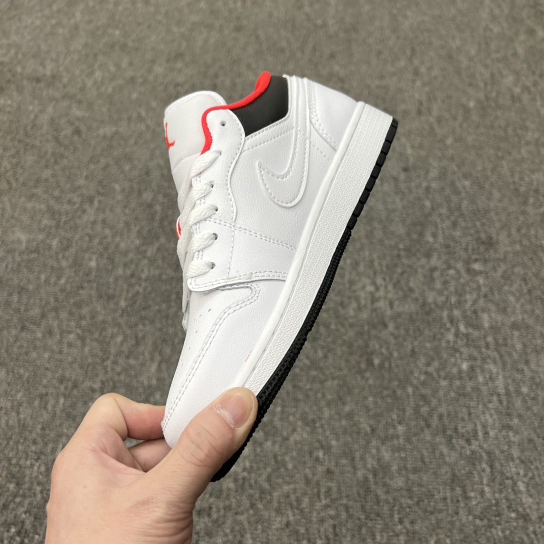 Jordan 1 Low White Black Infrared (GS) - vstockx