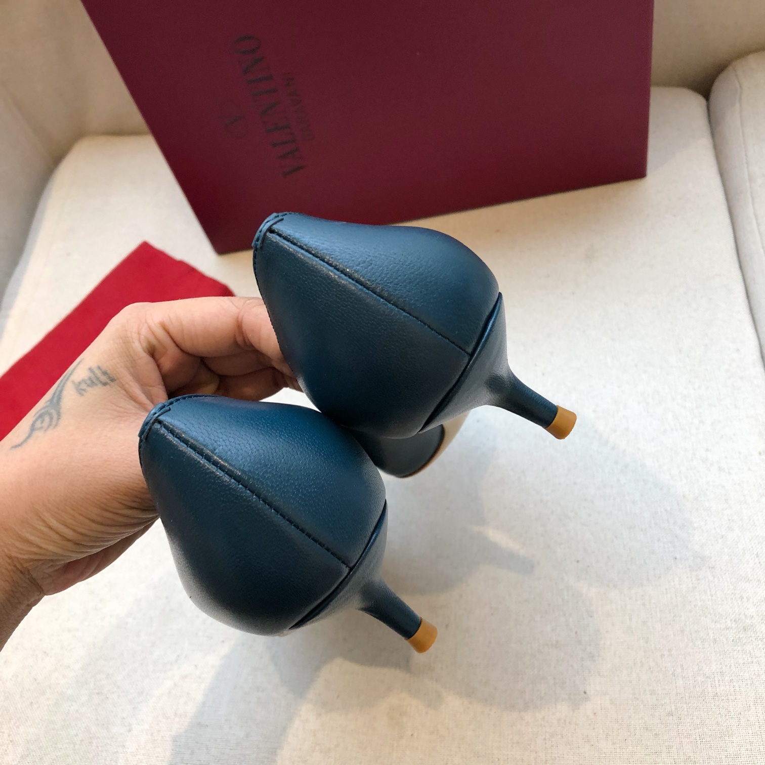 VALENTINO GARAVANI Roman Stud BOOT WOMEN 32 - vstockx