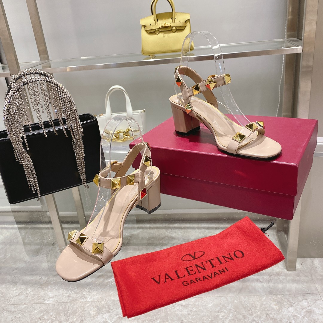VALENTINO GARAVANI ROMAN STUD WOMEN 10 - vstockx