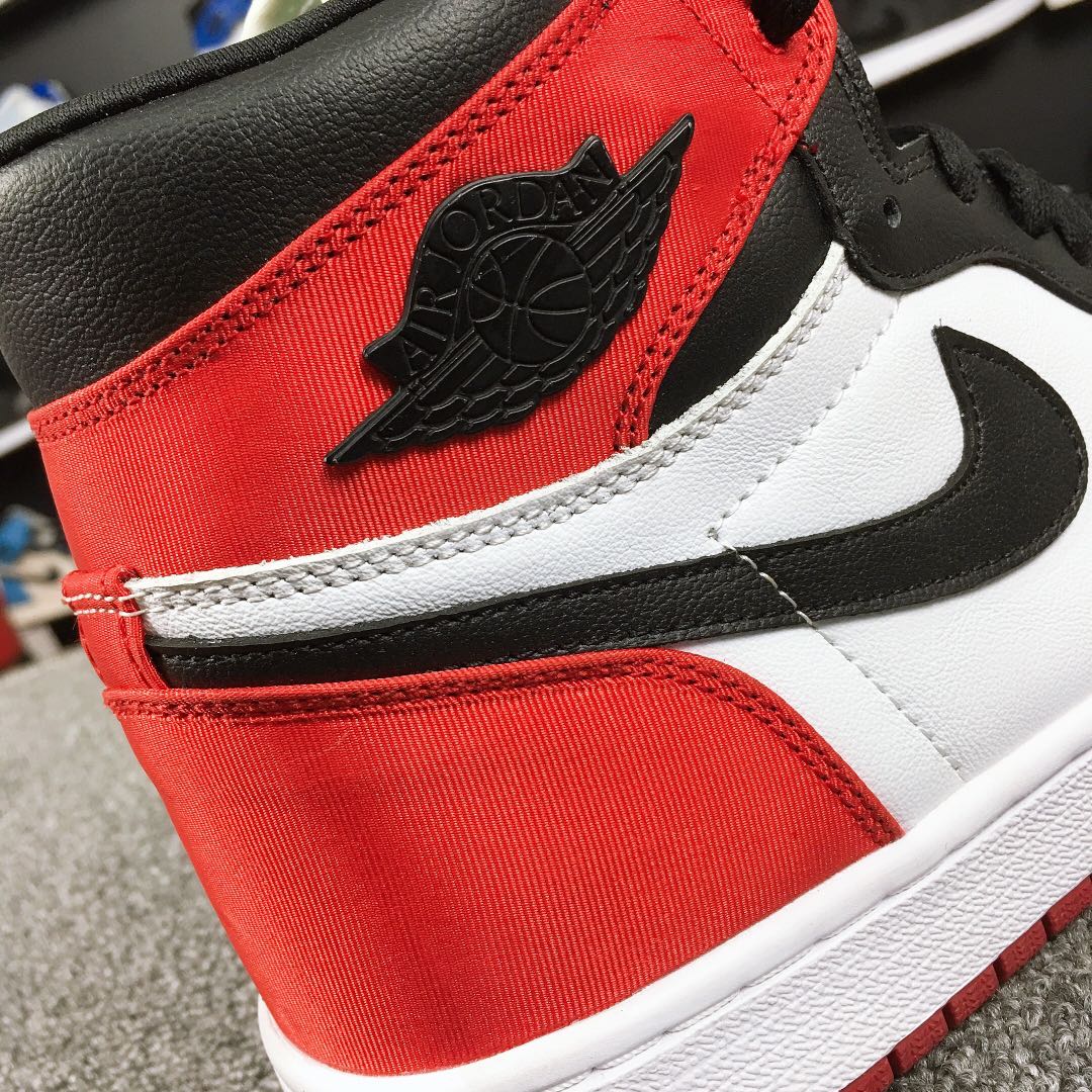 Jordan 1 Retro High Satin Black Toe - vstockx