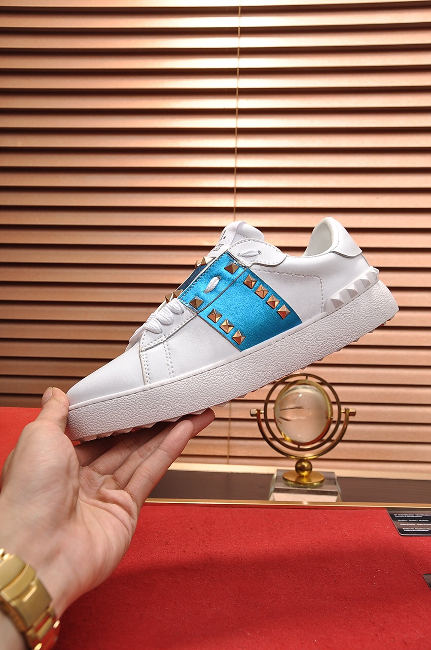 Valentino Garavani Rockstud Untitled calfskin sneaker 16 - vstockx