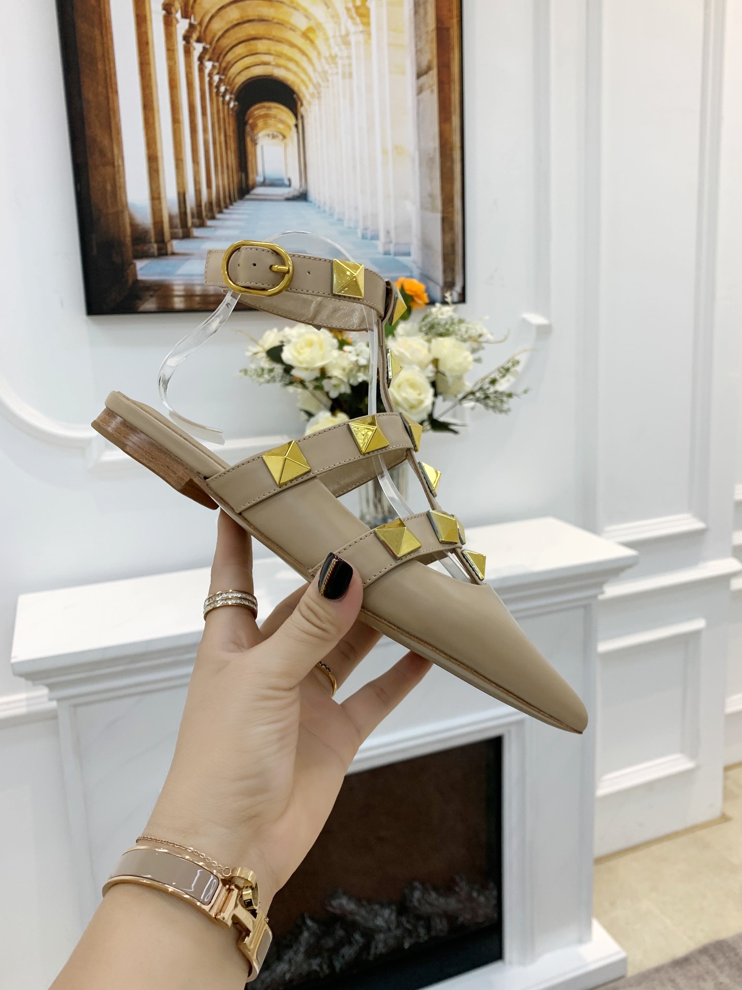 VALENTINO GARAVANI Roman Stud WOMEN 33 - vstockx