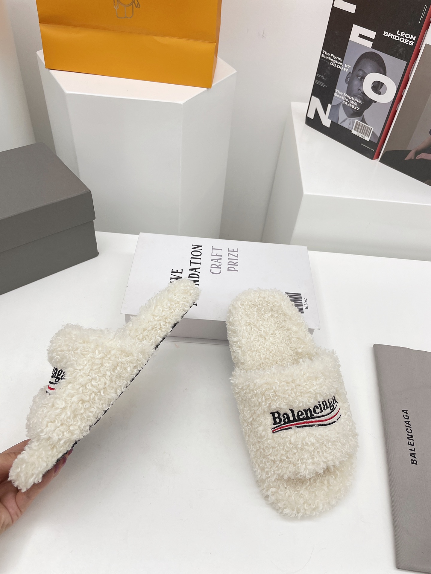 Balenciaga women 4 - vstockx