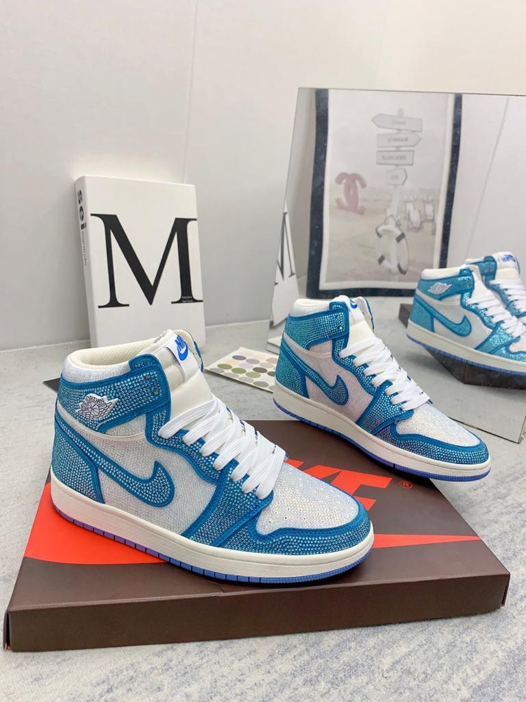 Jordan 1 white Blue full diamond custom - vstockx