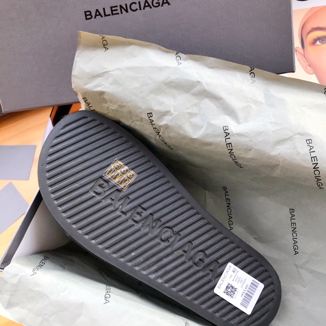 Balenciaga Slides 8 - vstockx