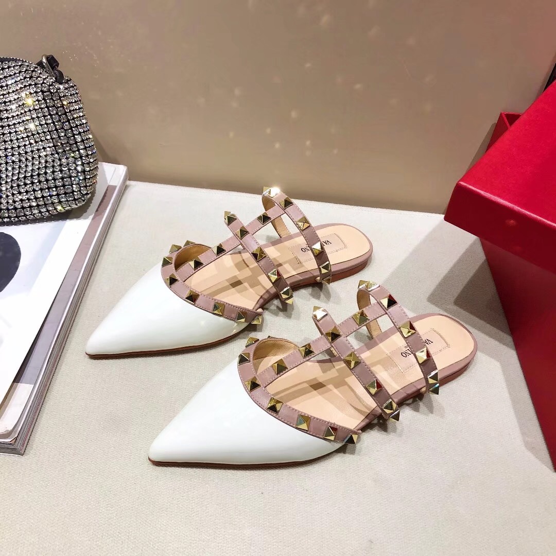 VALENTINO GARAVANI Roman Stud WOMEN 20 - vstockx