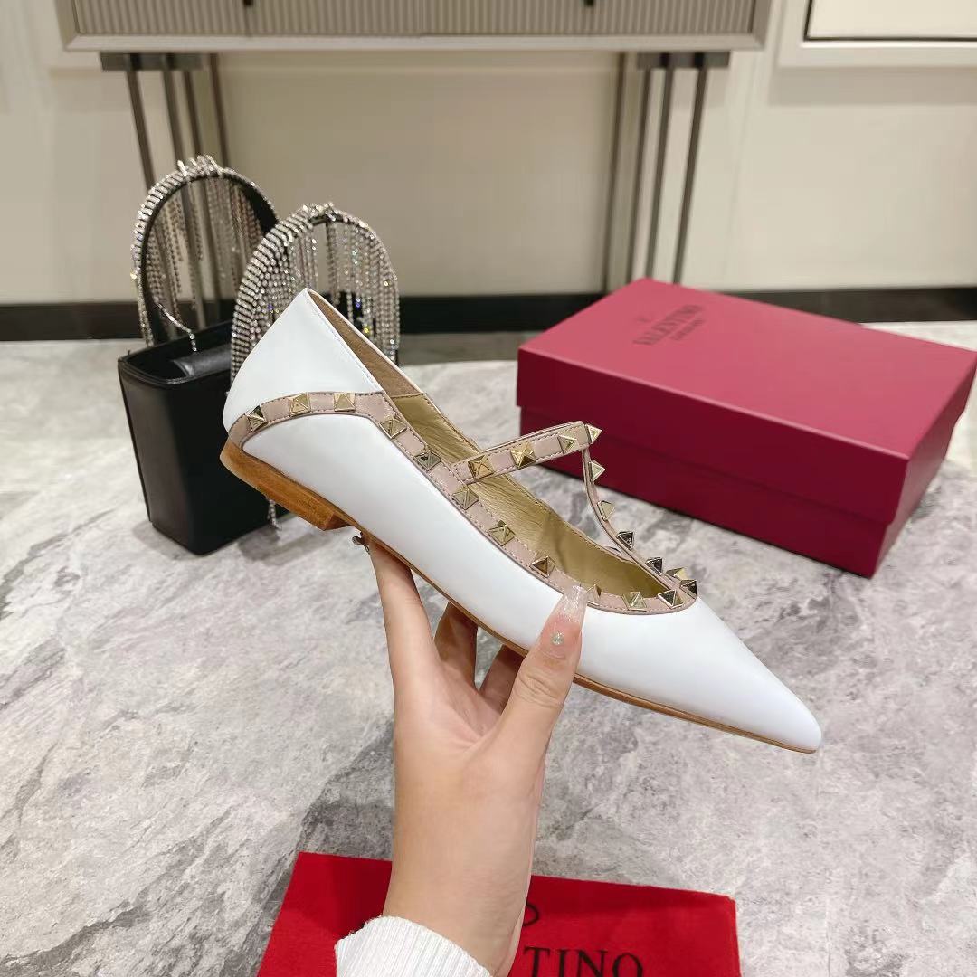 VALENTINO GARAVANI Roman Stud WOMEN 15 - vstockx