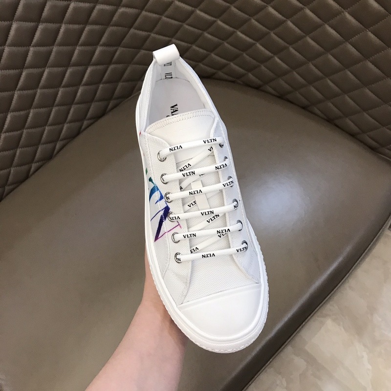 Valentino Garavani Giggies VLTN TIMES low-top sneakers 18 - vstockx