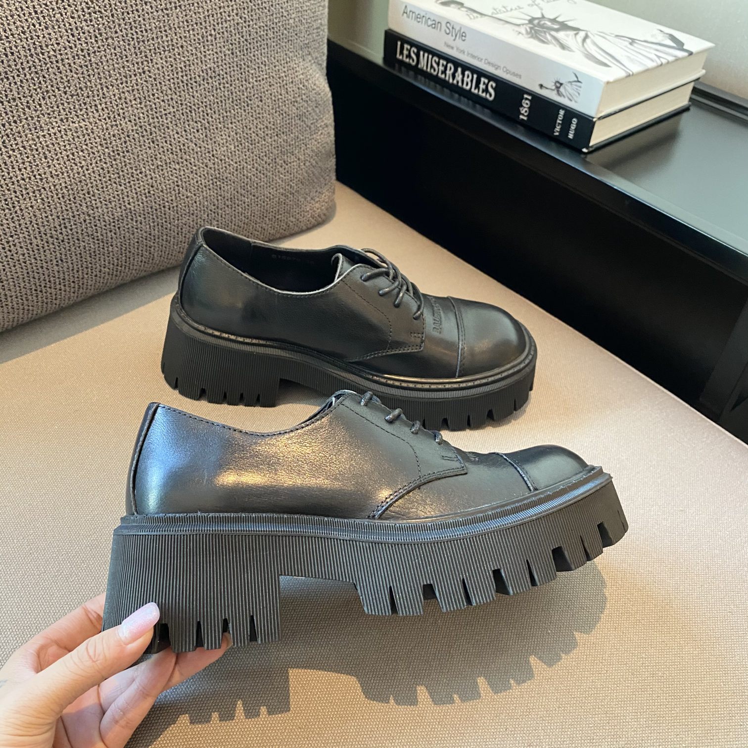 Balenciaga women 3 - vstockx