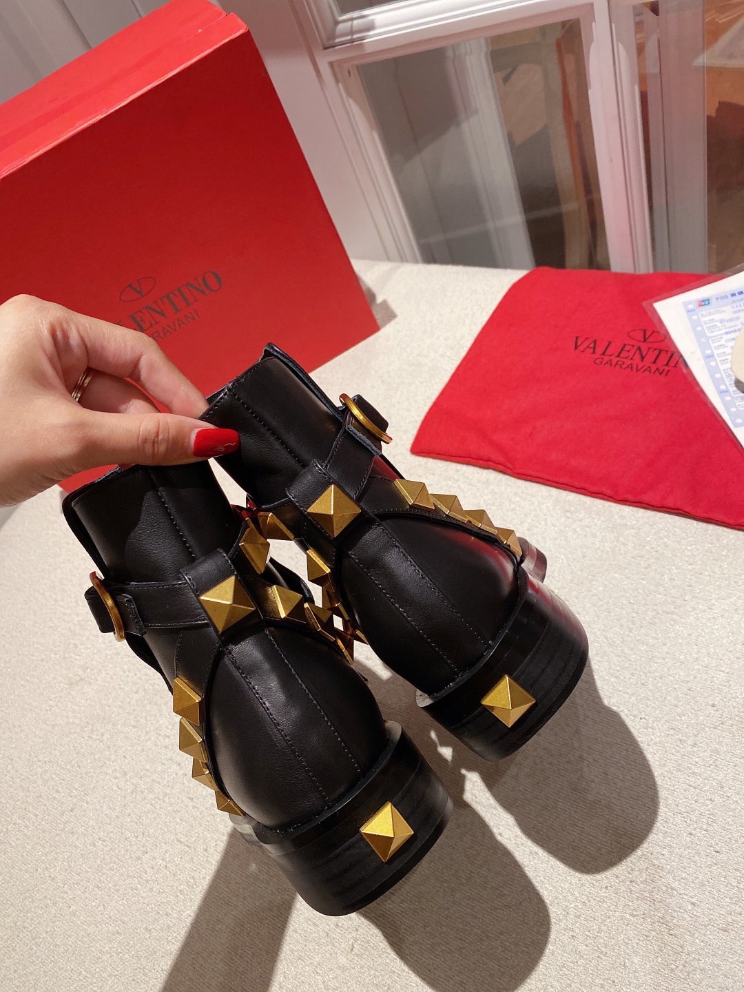 VALENTINO GARAVANI Roman Stud WOMEN 23 - vstockx