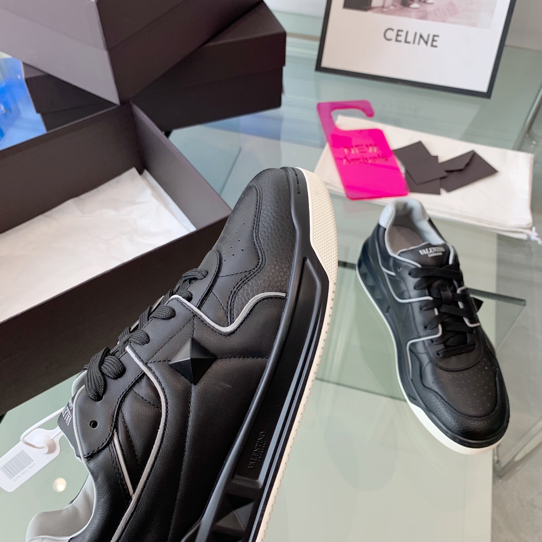 VALENTINO GARAVANI ONE STUD SNEAKER 5 - vstockx