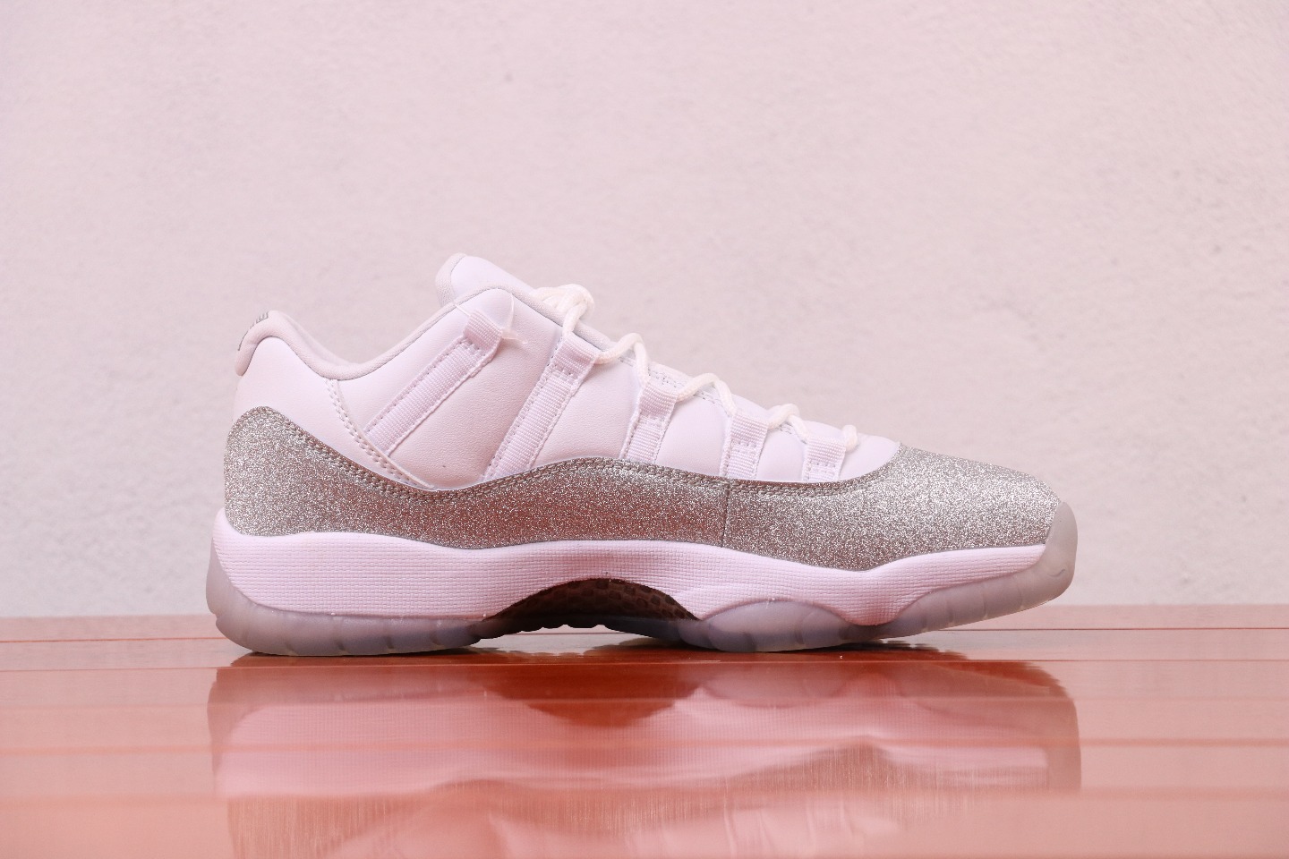 Jordan 11 Retro White Metallic Silver - vstockx
