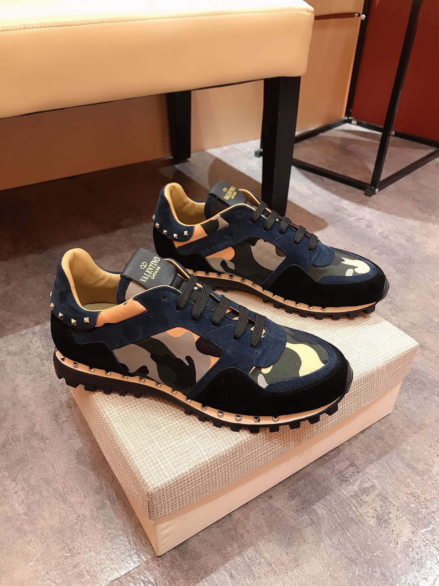 Valentino Garavani Rockrunner camouflage-print sneakers 20 - vstockx