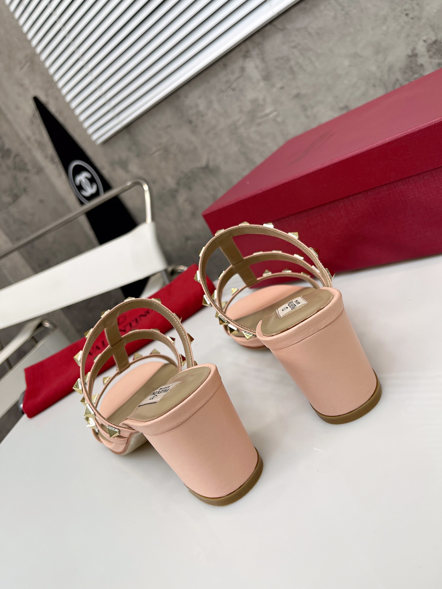 VALENTINO GARAVANI Rockstud WOMEN 5 - vstockx