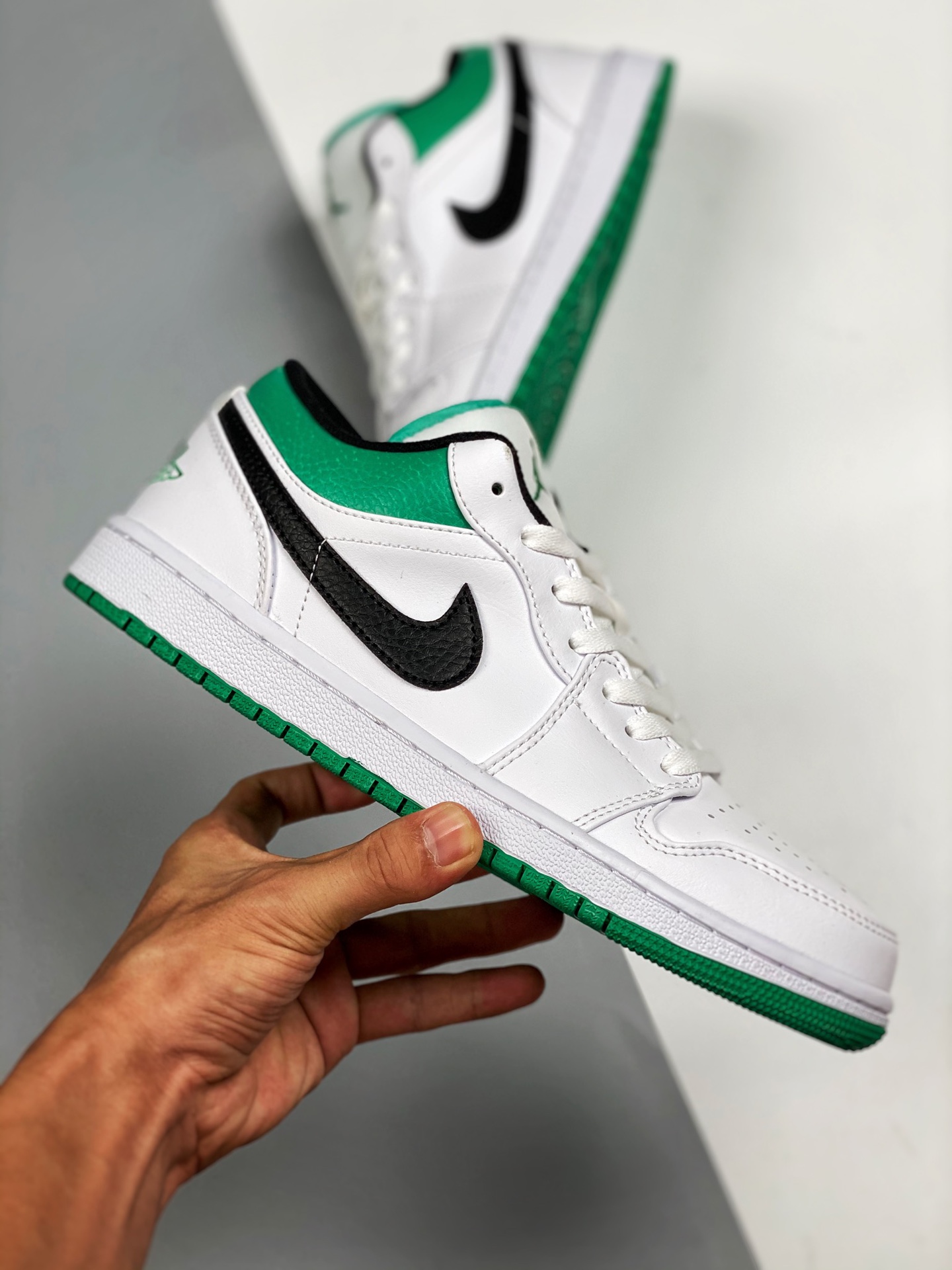 Jordan 1 Low White Lucky Green Black - vstockx