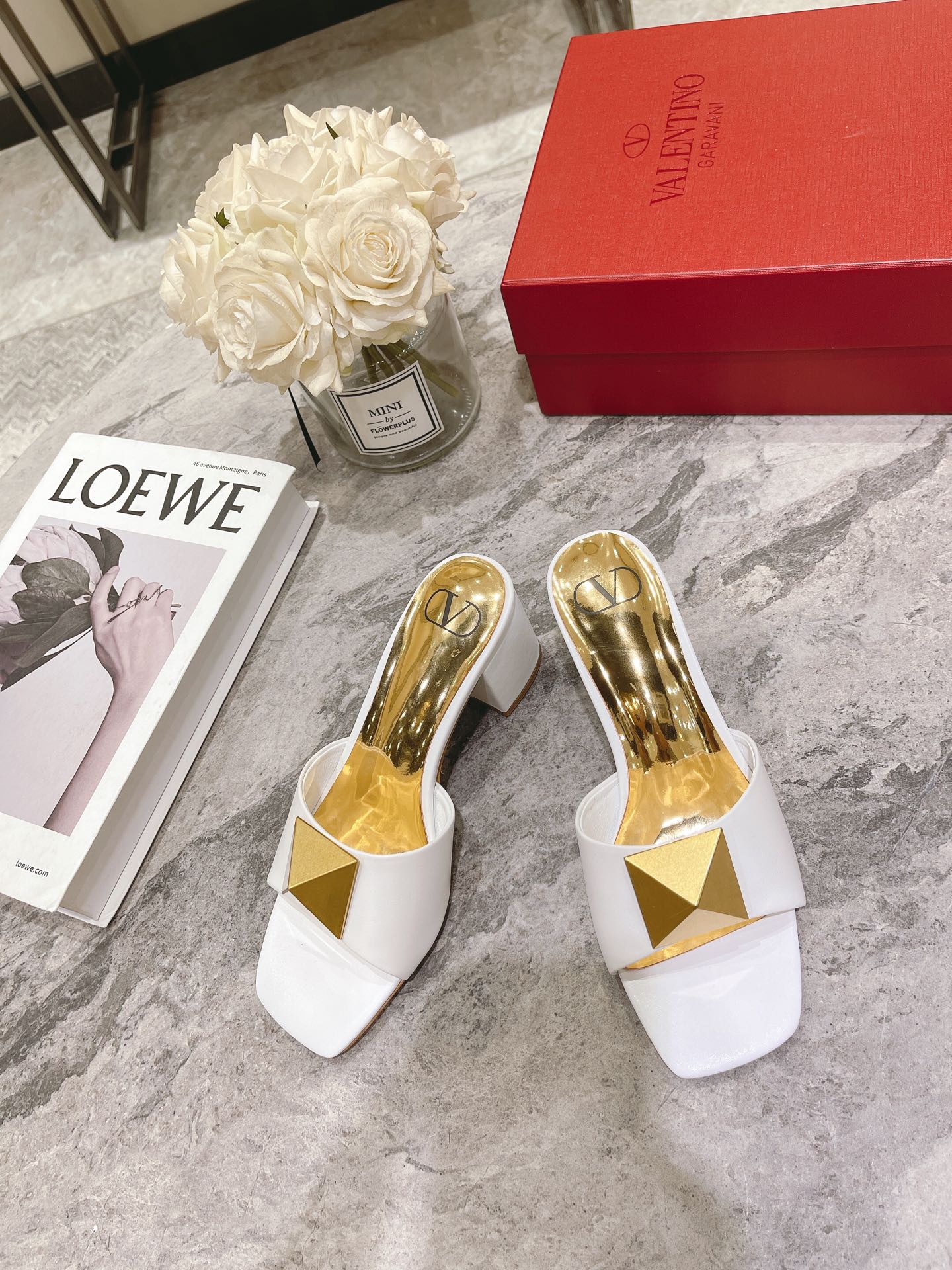 VALENTINO GARAVANI Roman Stud WOMEN 6 - vstockx