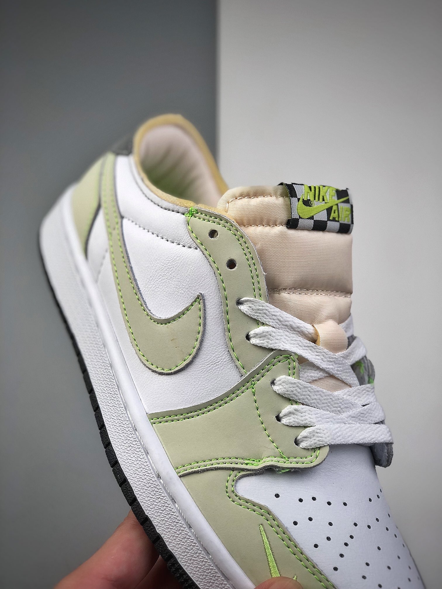 Jordan 1 Retro Low White Ghost Green Black - vstockx