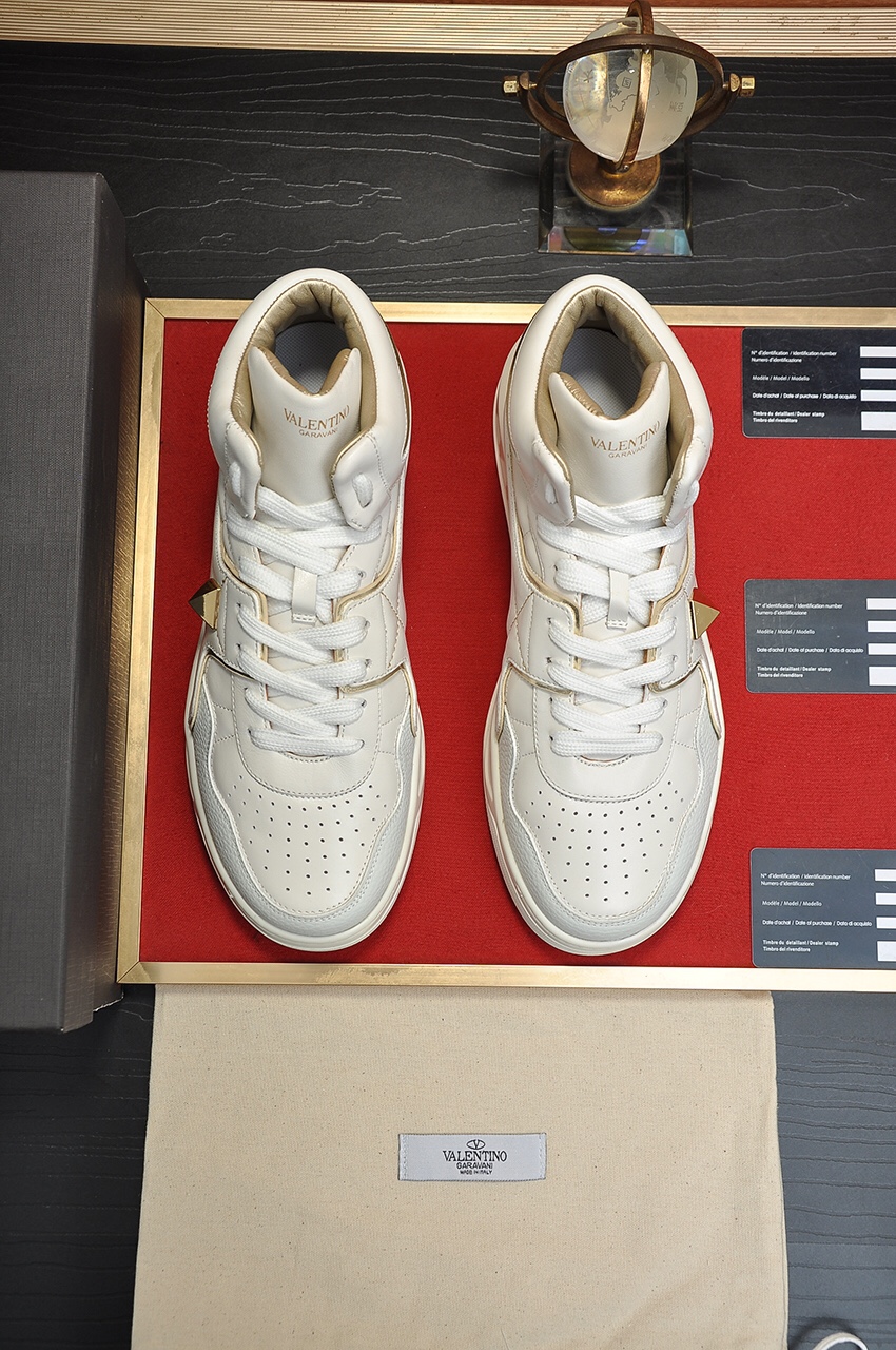 Valentino Garavani One Stud high-top sneakers 4 - vstockx
