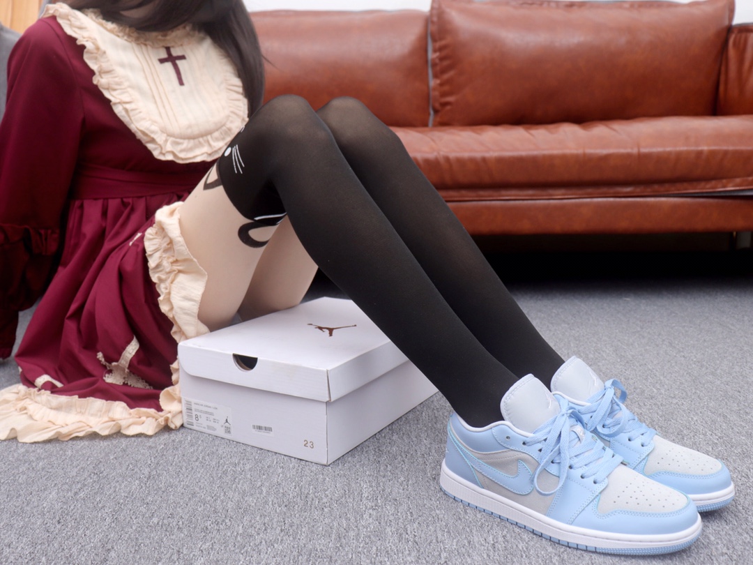 Jordan 1 Low University Blue Grey (W) - vstockx