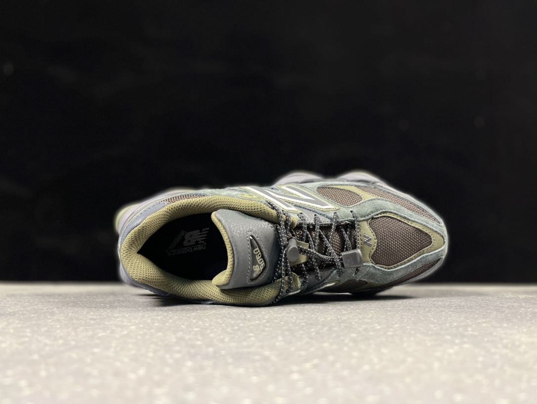 New Balance 9060 Blacktop Dark Moss - vstockx