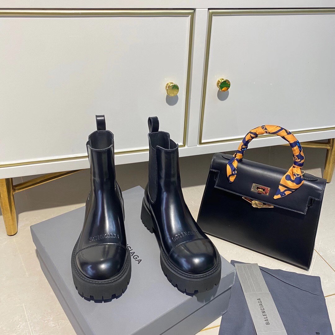 Balenciaga boot women 6 - vstockx