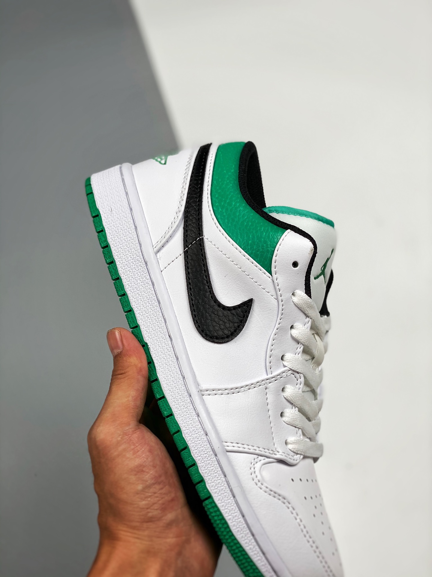 Jordan 1 Low White Lucky Green Black - vstockx