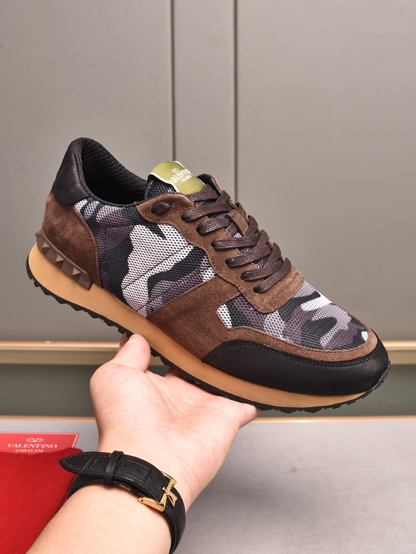 Valentino Garavani Rockrunner camouflage-print sneakers 8 - vstockx