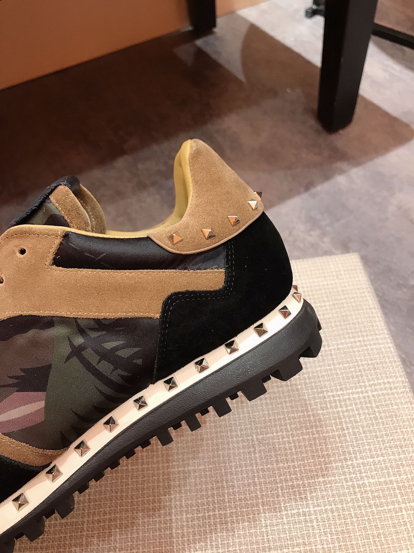 Valentino Garavani Rockrunner camouflage-print sneakers 24 - vstockx