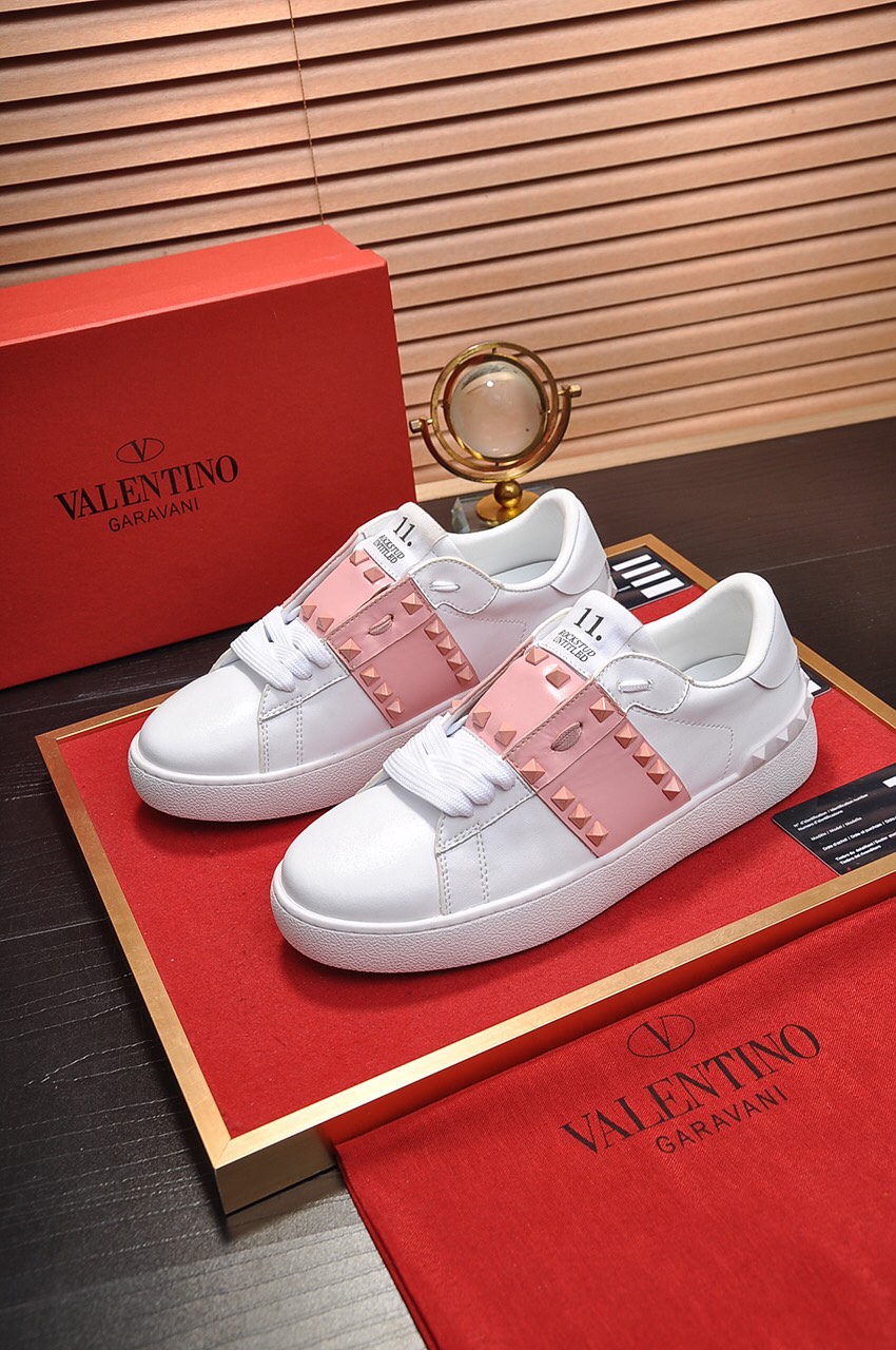 Valentino Garavani Rockstud Untitled calfskin sneaker 5 - vstockx