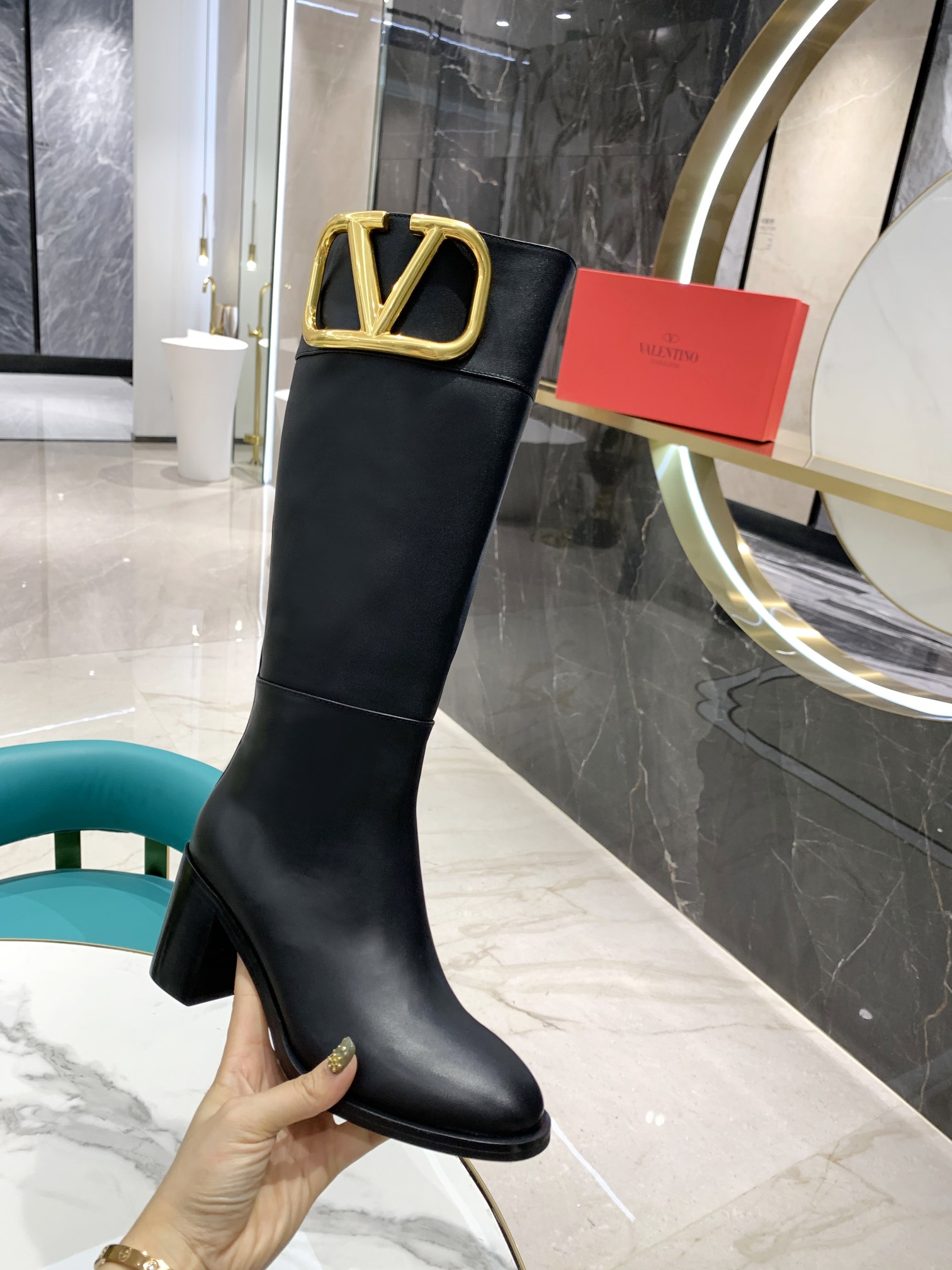 VALENTINO GARAVANI Roman Stud WOMEN 24 - vstockx