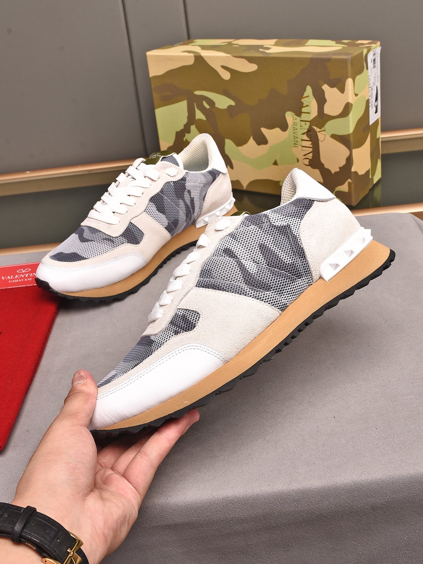 Valentino Garavani Rockrunner camouflage-print sneakers 10 - vstockx